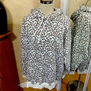 American Eagle Leopard sweat shirt